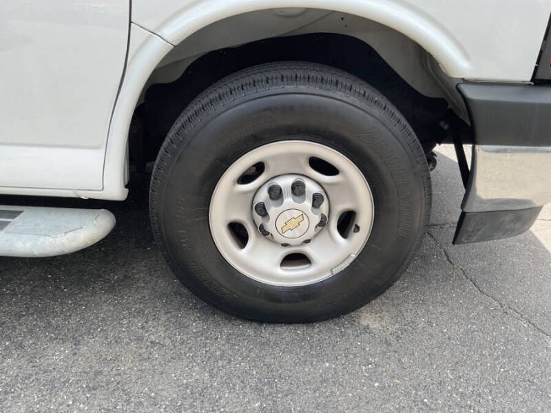 2023 Chevrolet Express 2500