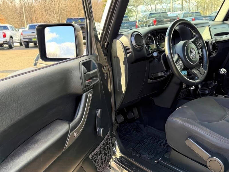 2017 Jeep Wrangler Willys Wheeler