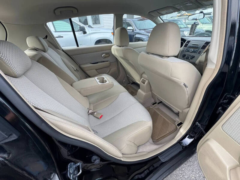 2009 Nissan Versa 1.8 S