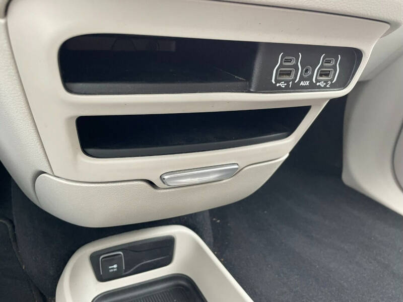 2021 Chrysler Voyager LX