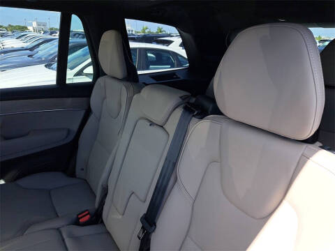 2026 Volvo XC90 T8 Plus 7P