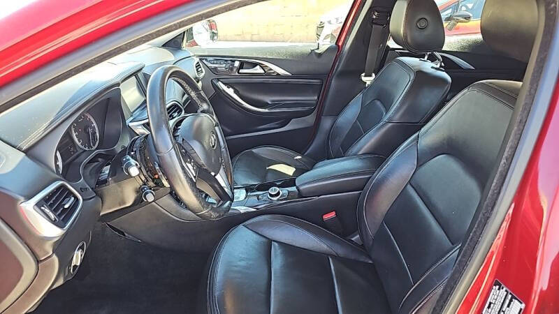 2018 Infiniti QX30 Luxury