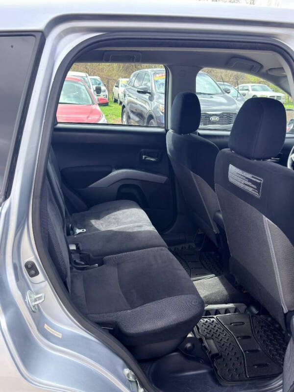 2009 Mitsubishi Outlander ES