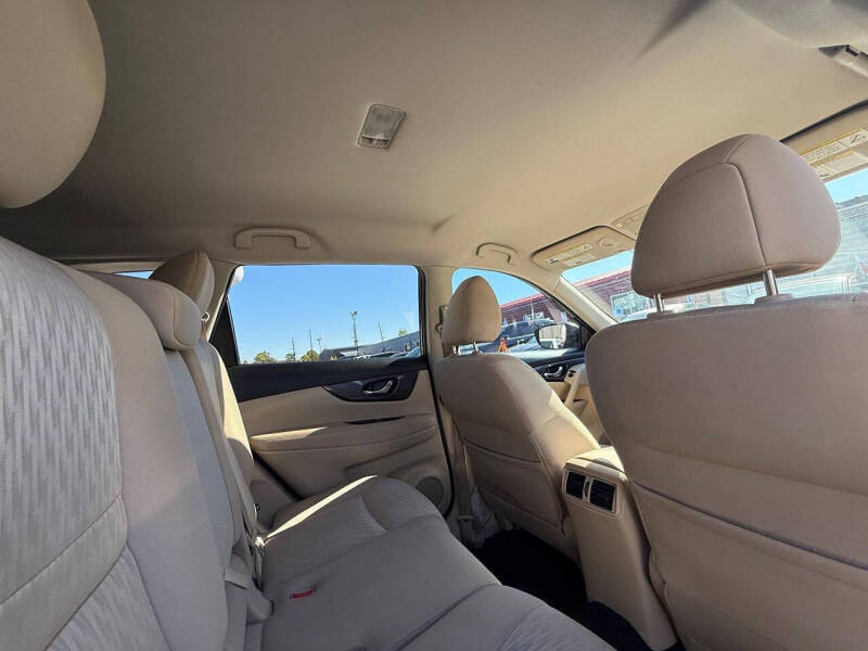 2017 Nissan Rogue SV