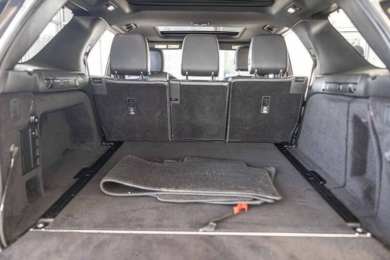 2020 Land Rover Discovery SE