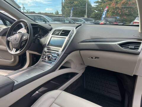 2017 Lincoln MKZ Select