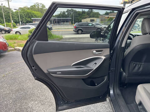 2017 Hyundai Santa Fe SE