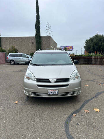 2004 Toyota Sienna LE 7 Passenger