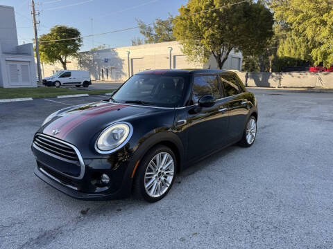 2017 MINI Hardtop 4 Door Cooper