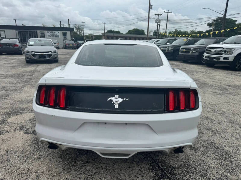 2015 Ford Mustang V6