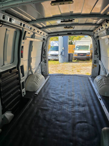 2017 Chevrolet Express 2500