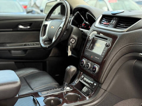 2017 Chevrolet Traverse LT