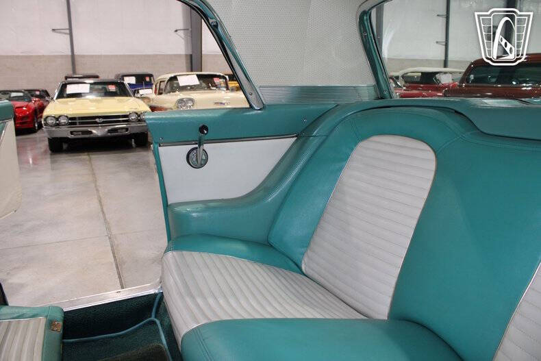 1958 Ford Thunderbird