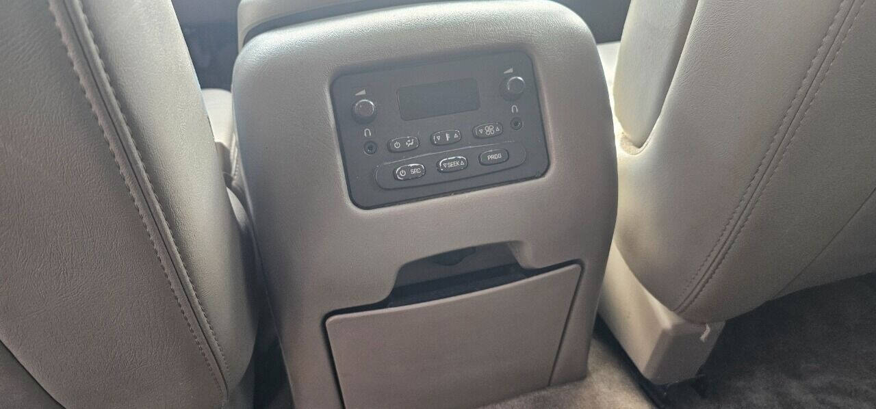 2005 Chevrolet Suburban for sale in Campbell, OH L & T Auto Sales & Svc