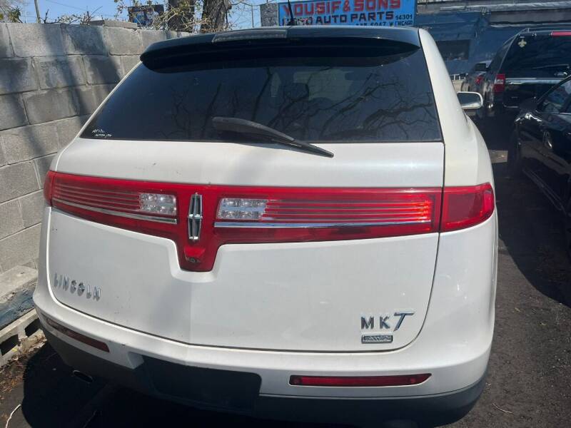 2014 Lincoln MKT for sale at Yousif & Sons Used Auto in Detroit MI