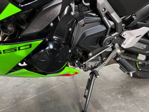2024 Kawasaki Ninja 650 KRT
