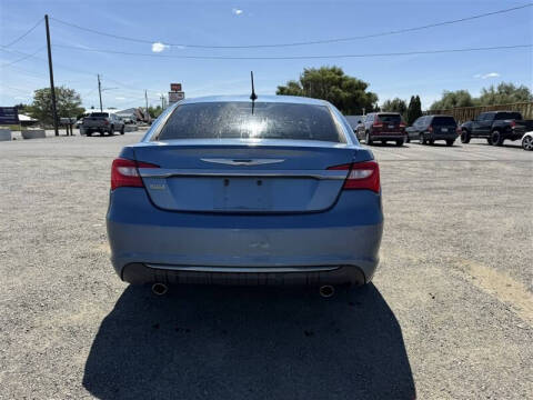 2011 Chrysler 200 Touring