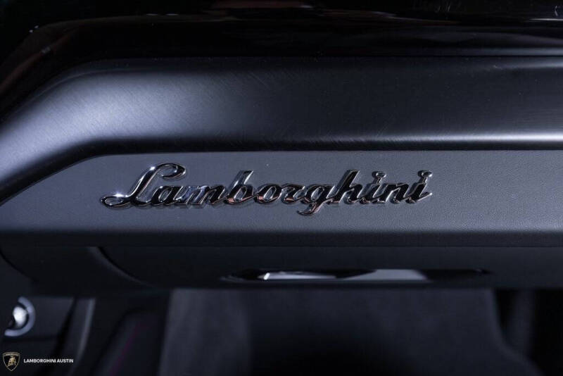 2024 Lamborghini Urus S