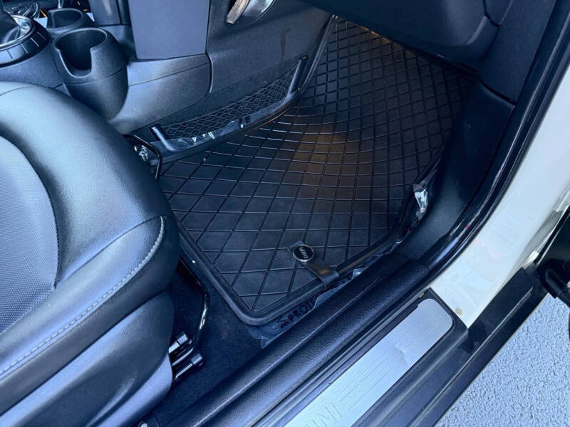 2015 MINI Hardtop 4 Door Cooper