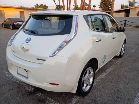 2011 Nissan LEAF SL