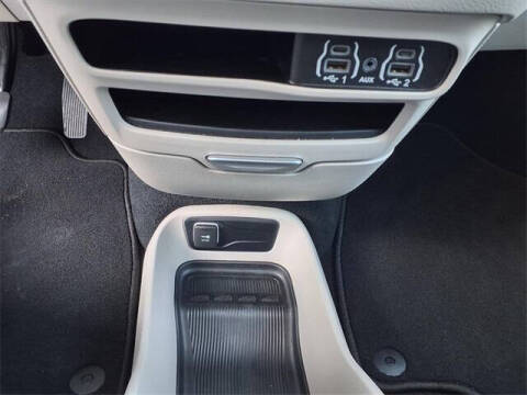 2024 Chrysler Voyager LX