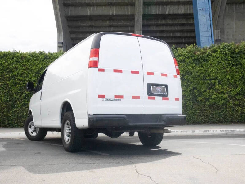 2021 Chevrolet Express 2500