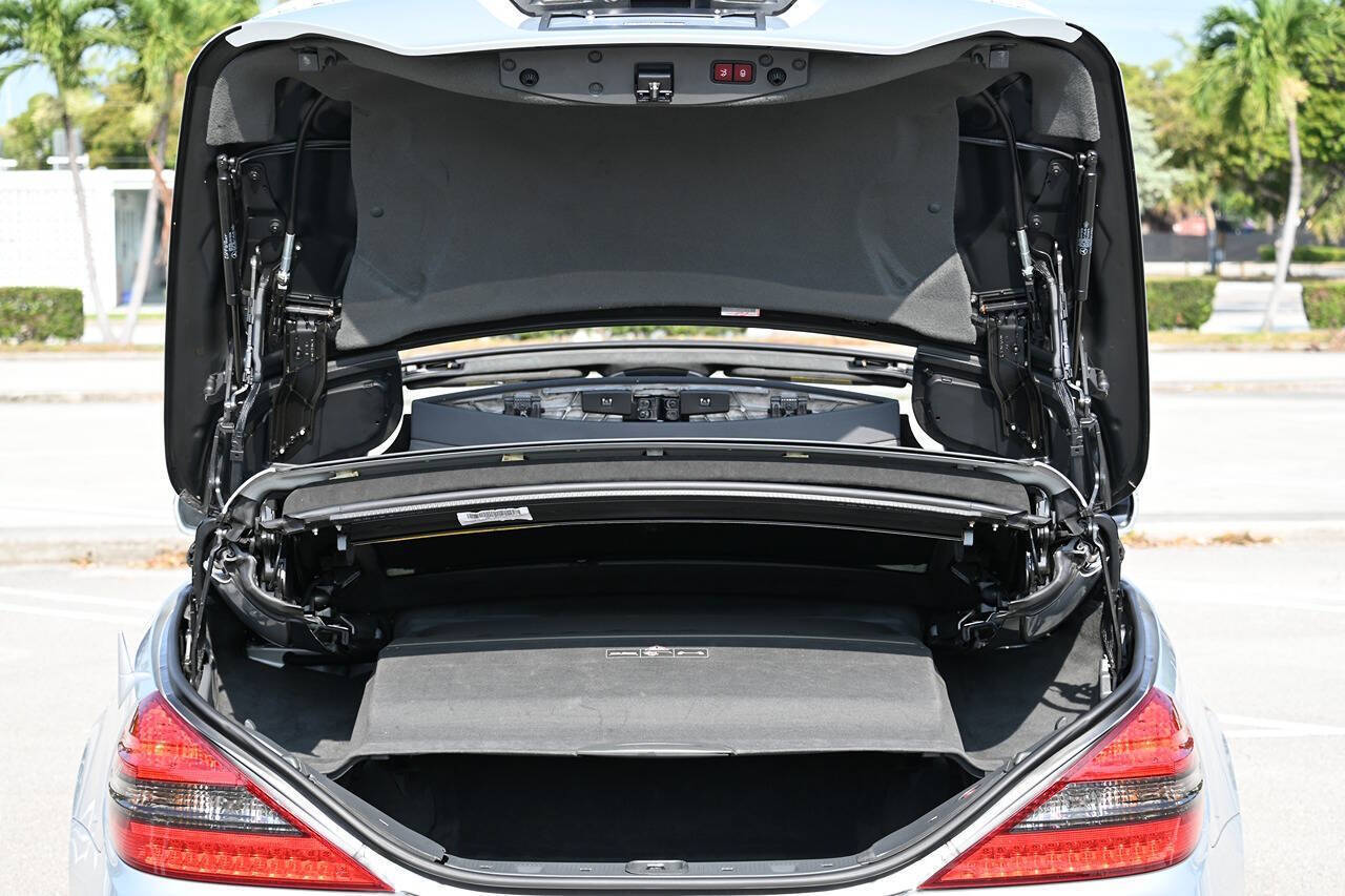 2011 Mercedes-Benz SL-Class 40