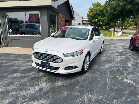 2016 Ford Fusion for sale at Corner Choice Motors in West Allis WI