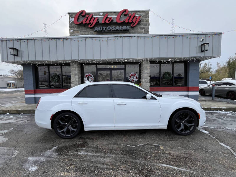 2021 Chrysler 300 S's photo