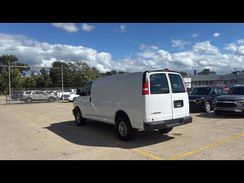 2021 Chevrolet Express 2500