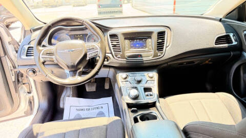 2017 Chrysler 200 Limited Platinum