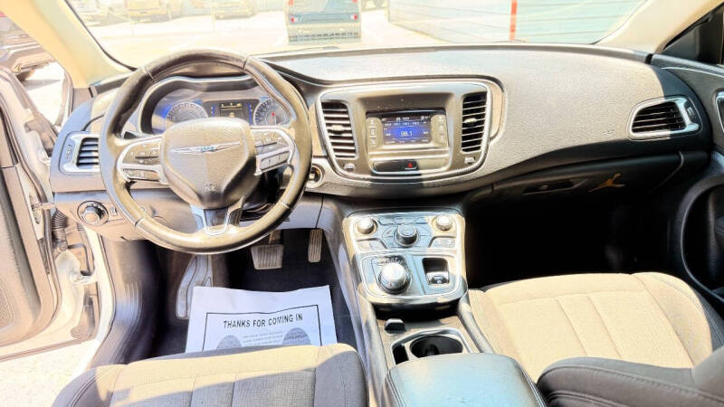 2017 Chrysler 200 Limited Platinum