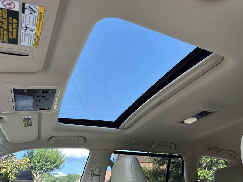 2019 Lexus LX 570 Three-Row