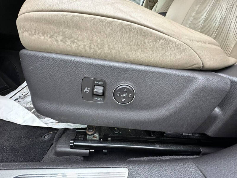 2012 Hyundai Equus Signature