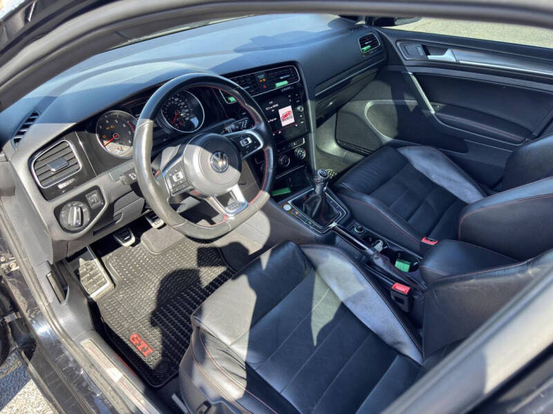 2019 Volkswagen Golf GTI SE