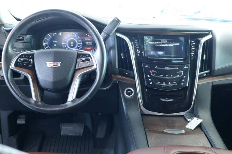 2018 Cadillac Escalade Luxury