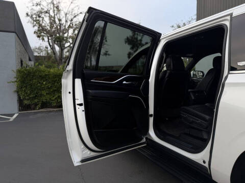 2022 Cadillac Escalade ESV Luxury