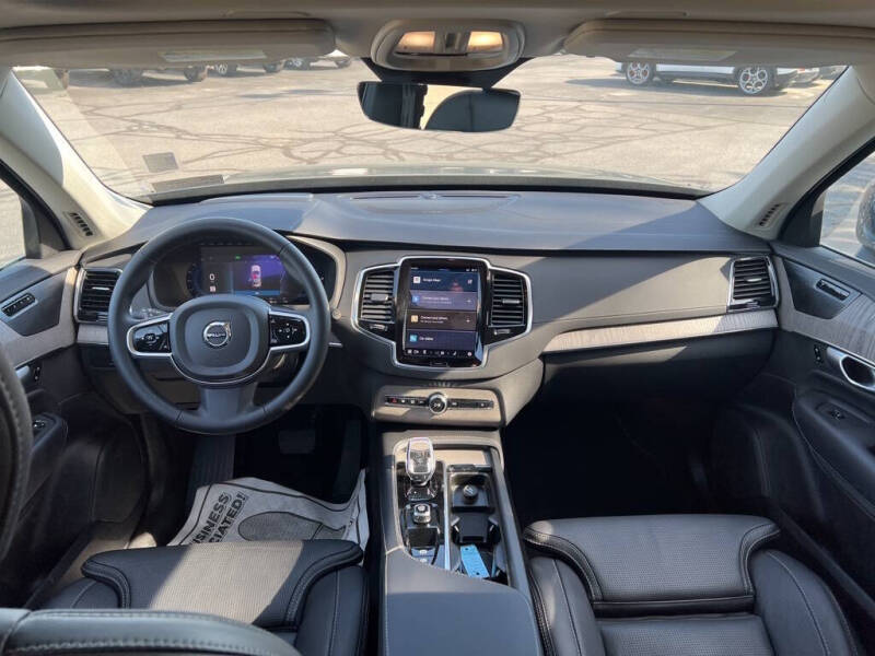 2023 Volvo XC90 Recharge T8 Ultimate Bright Theme 7P