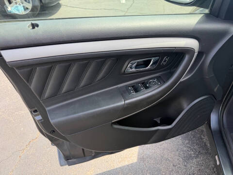 2015 Ford Taurus SEL