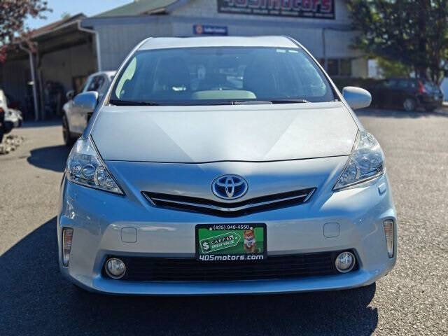 2013 Toyota Prius v Five