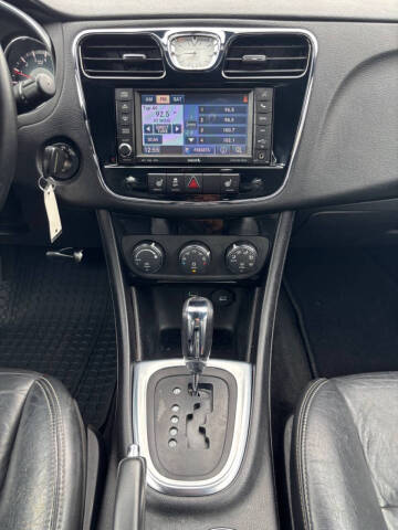 2013 Chrysler 200 Limited