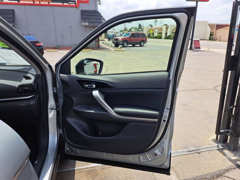 2025 Mitsubishi Eclipse Cross SE