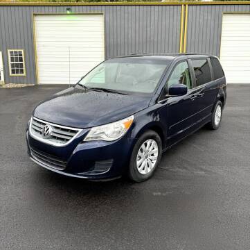 2013 Volkswagen Routan for sale at Queen City Auto House LLC in West Chester OH