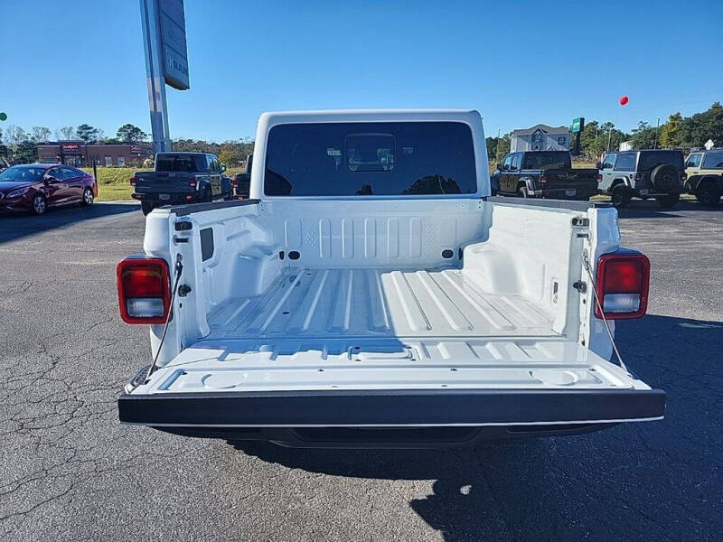 2025 Jeep Gladiator High Tide