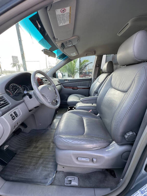 2004 Toyota Sienna XLE 7 Passenger