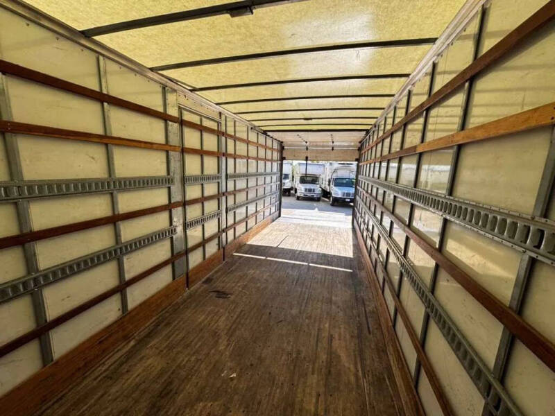 2020 Freightliner M2 106