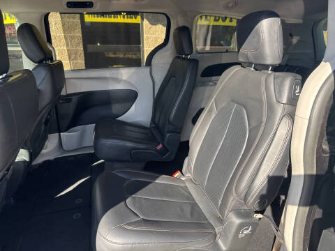 2020 Chrysler Pacifica Touring L