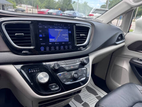 2017 Chrysler Pacifica Touring-L Plus