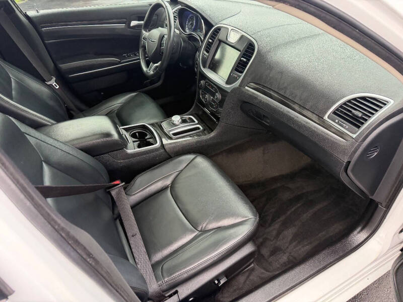 2016 Chrysler 300 Limited