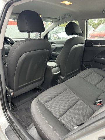 2019 Hyundai Elantra SE